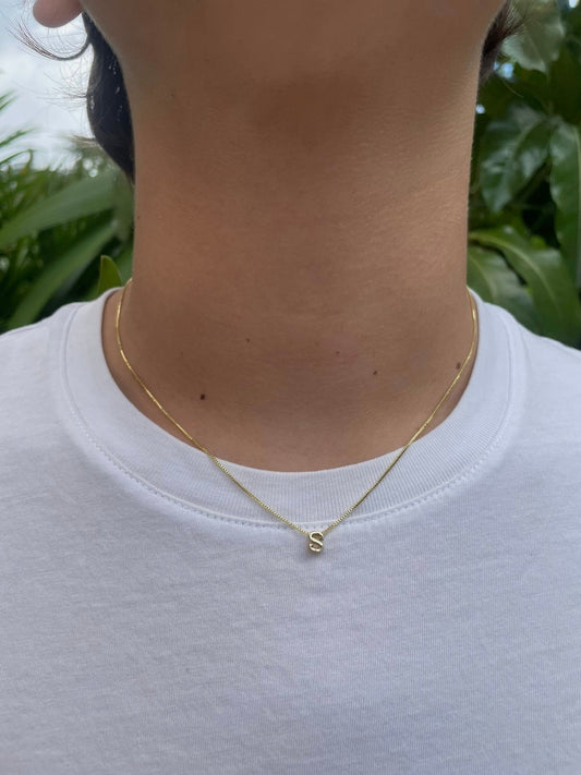 Collar inicial lisa sola