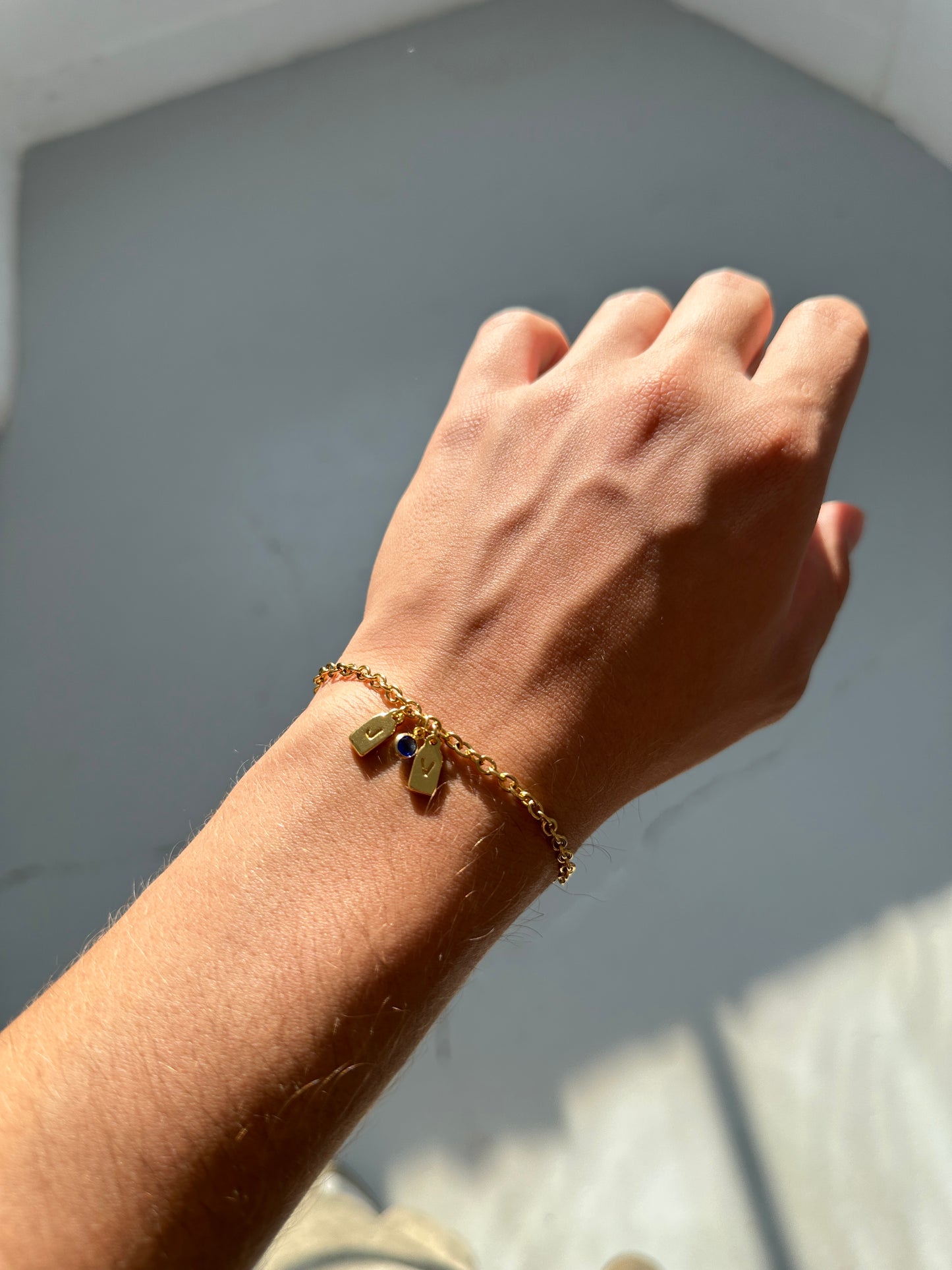 Pulsera DORADA una inicial