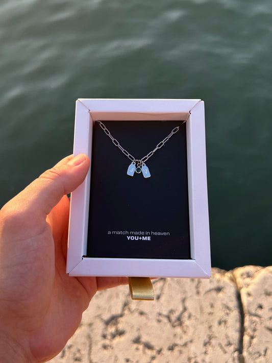 PAR de pulseras de iniciales + piedra de aniversario PLATEADAS