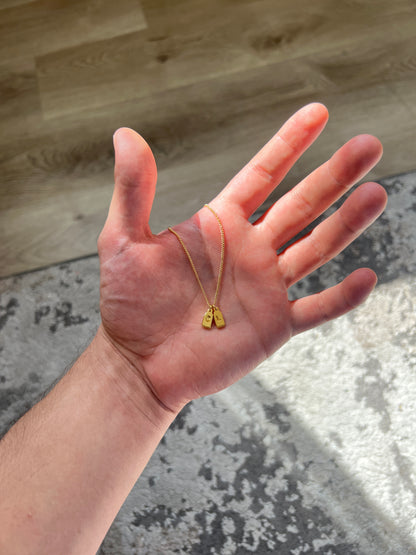 PAR de collares de iniciales dorado y plateado