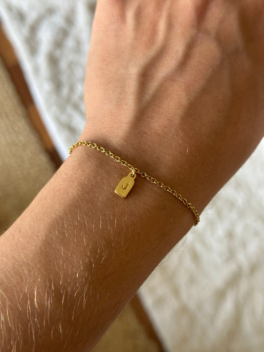Pulsera DORADA una inicial