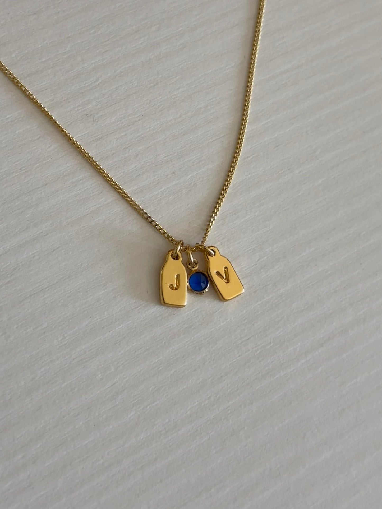 PAR de collares de iniciales +  piedra de aniversario