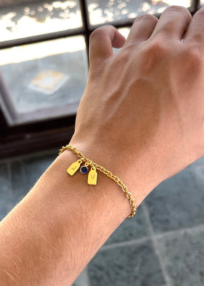 PAR de pulseras de iniciales + piedra de aniversario